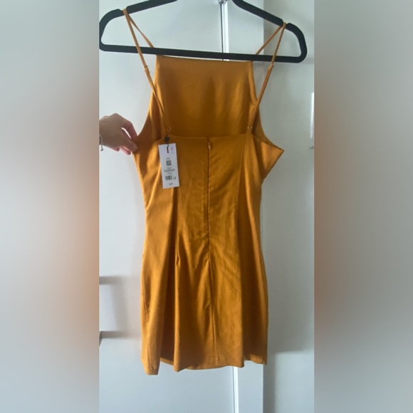 NWT Dynamite Jennifer Ruched Dress, Size Small - Picture 4 of 7